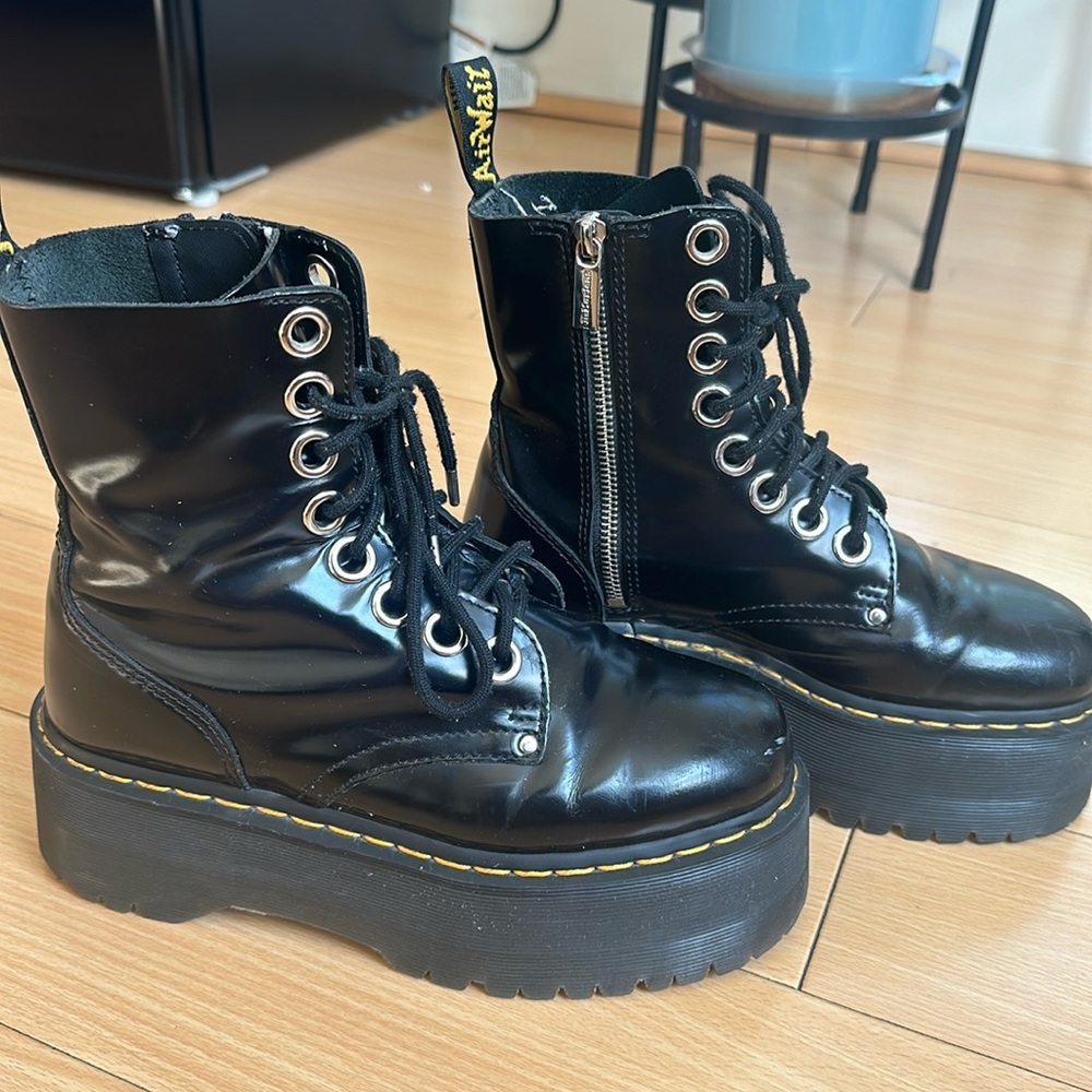 DR. MARTEN JADON MAX